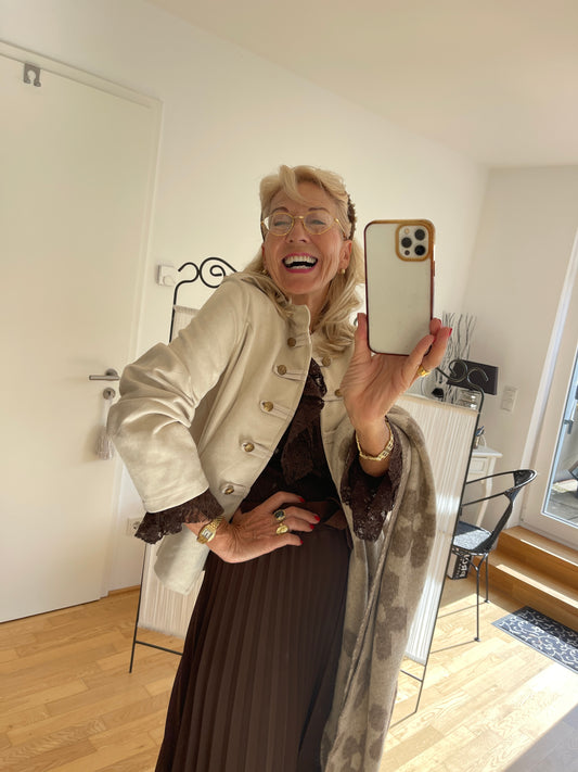 Jacke ARGI beige €109,90; super Style zu vielen Gelegenheiten