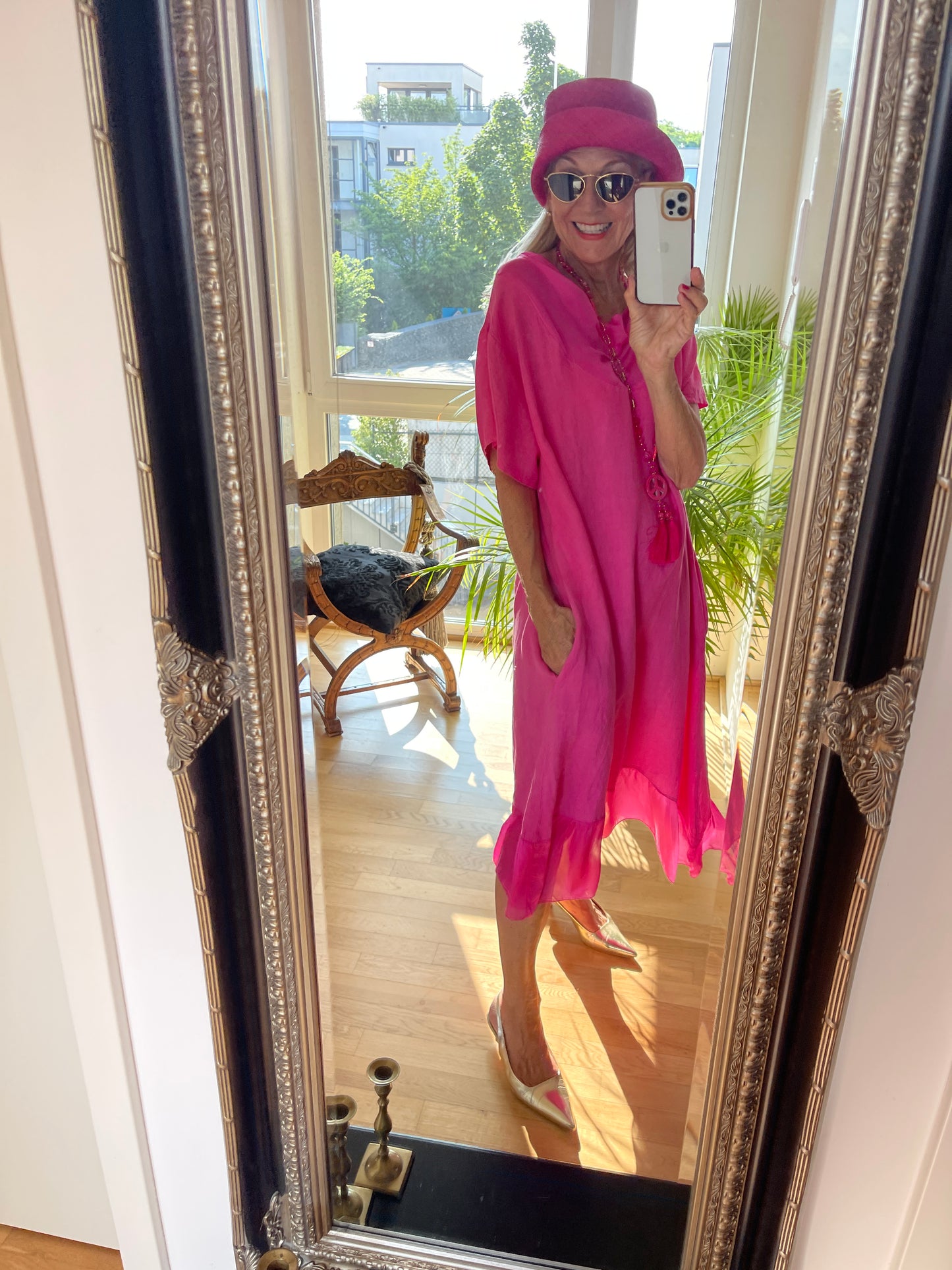 Kleid COLOMBO pink €79,90 statt €109,90; auch starke Größen lieben extravagante Mode