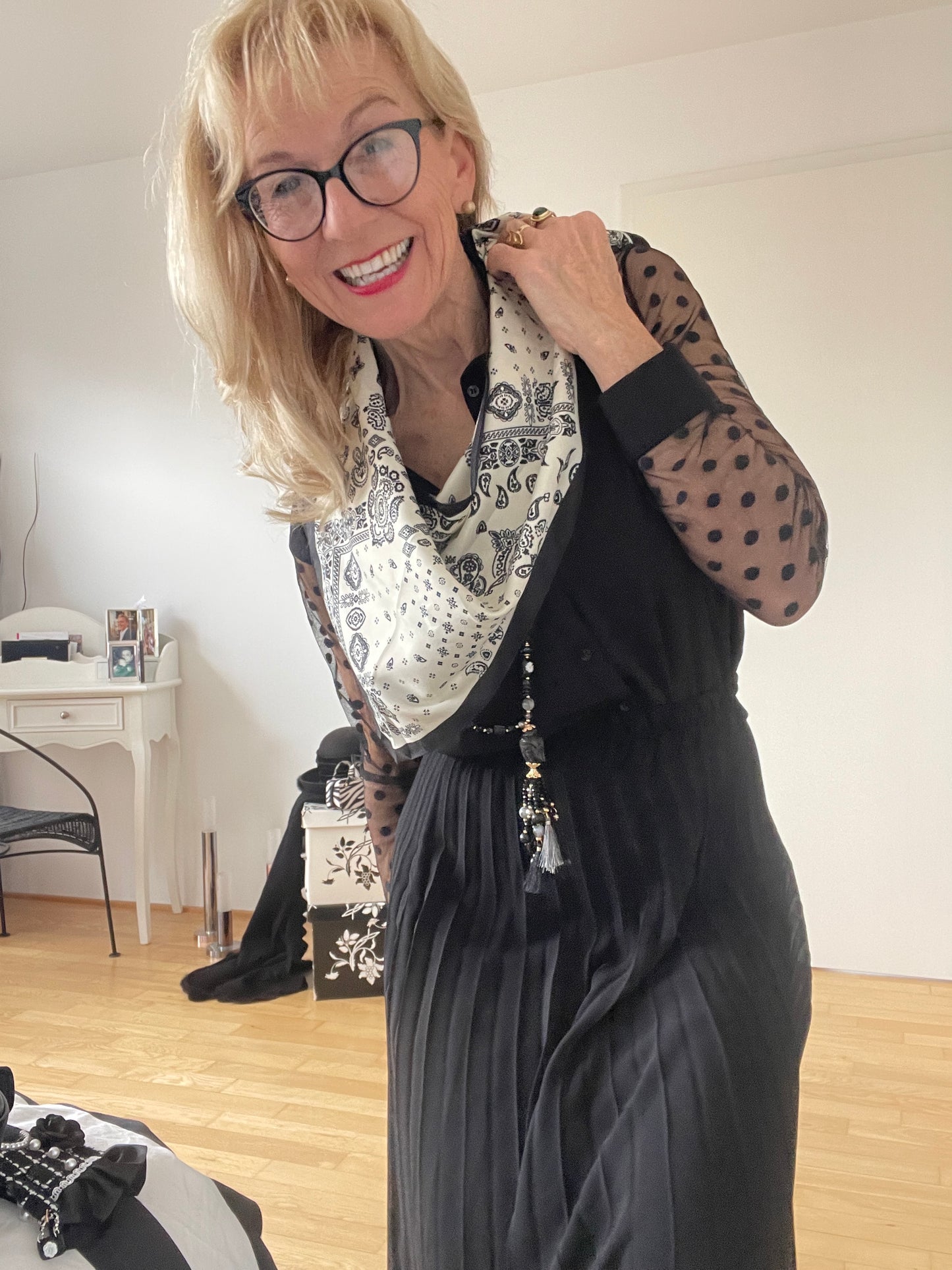 Schal KENNEDY €29,90 white/black, perfektes Accessoire und mal ganz anders!!!