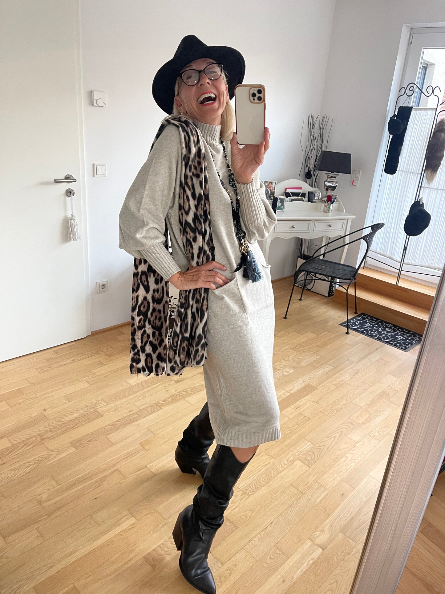 Kleid LADY champanger; €99,90; fantastisch sitzendes Strickkleid, schick, edel und soooo herrlich angenehm