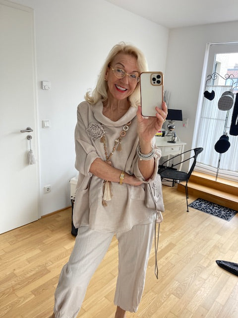 Tunika ALICIA beige €89,90; wunderschöne Leinentunika mit extravagantem Kragen im Jacky-Style