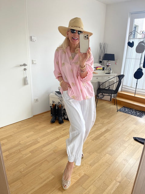 Bluse SILVIA rosé; €79,90; zauberhaft duftige Bluse in rose mit Gold.. zum Verlieben