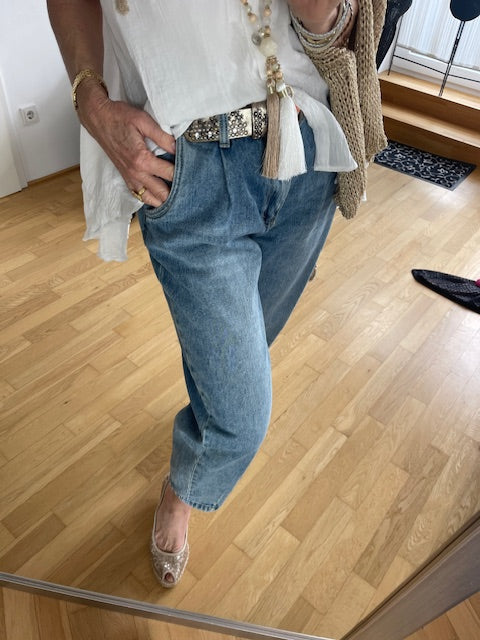 Hose MELLY Jeans €99,90; top aktuelles Modell mit hohem Bund und lässigen Bundfalten