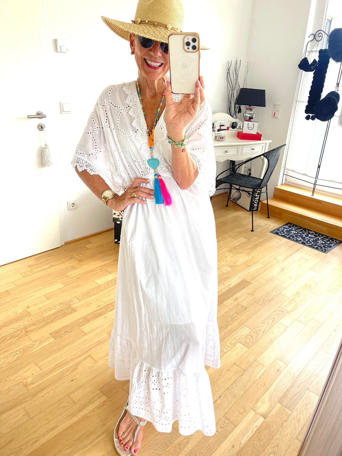 Kleid BANDA white jetzt für €49,90 im ENDLESS-SUMMER-SALE