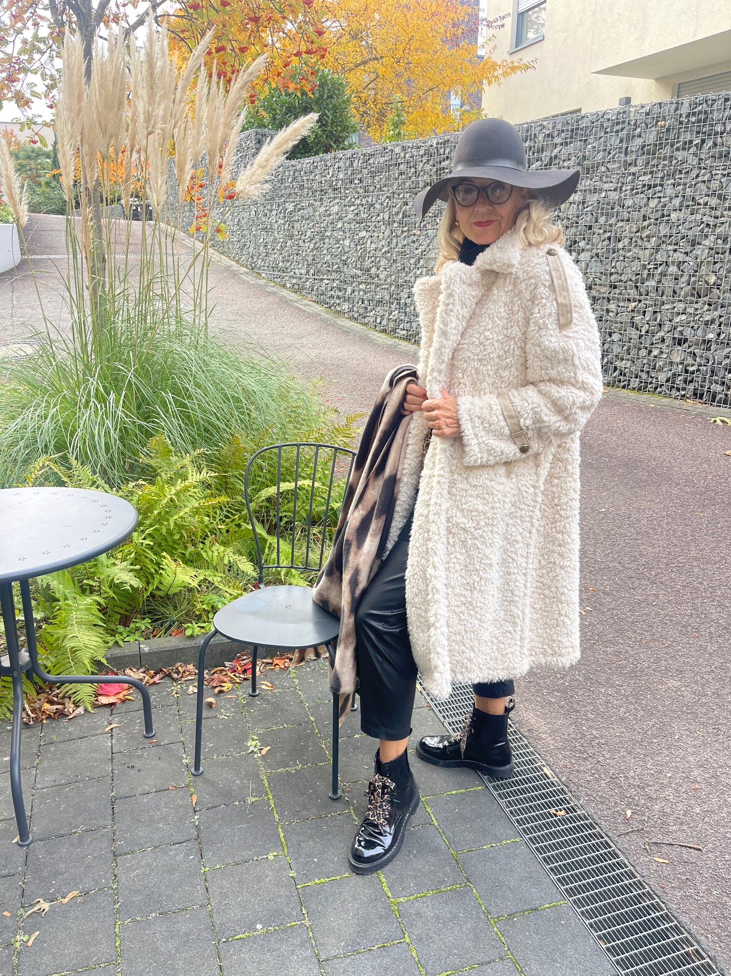 Mantel WESTMINSTER €199,90; kuschelig, wärmend und sooo stylisch 🍁