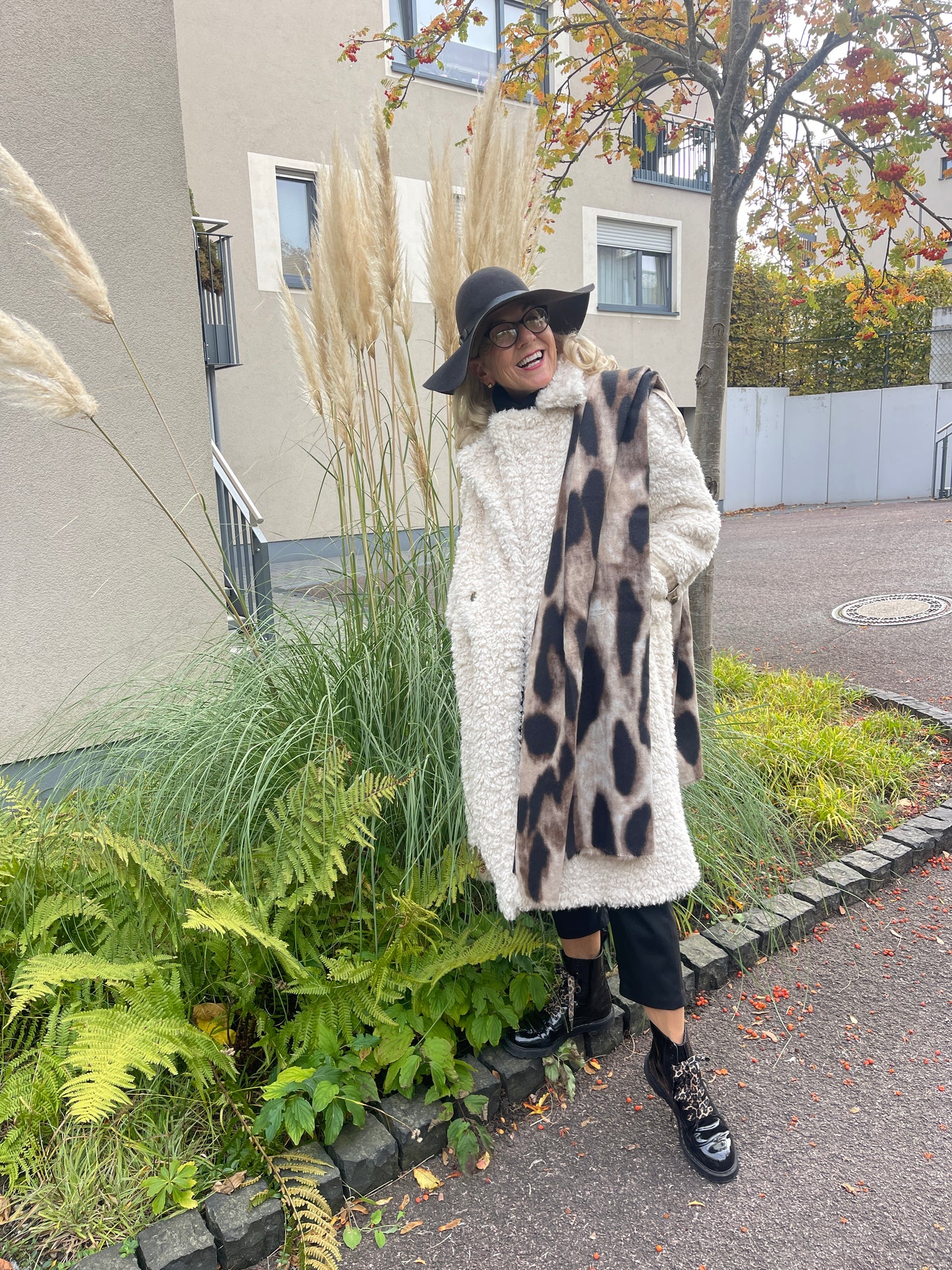 Mantel WESTMINSTER €199,90; kuschelig, wärmend und sooo stylisch 🍁