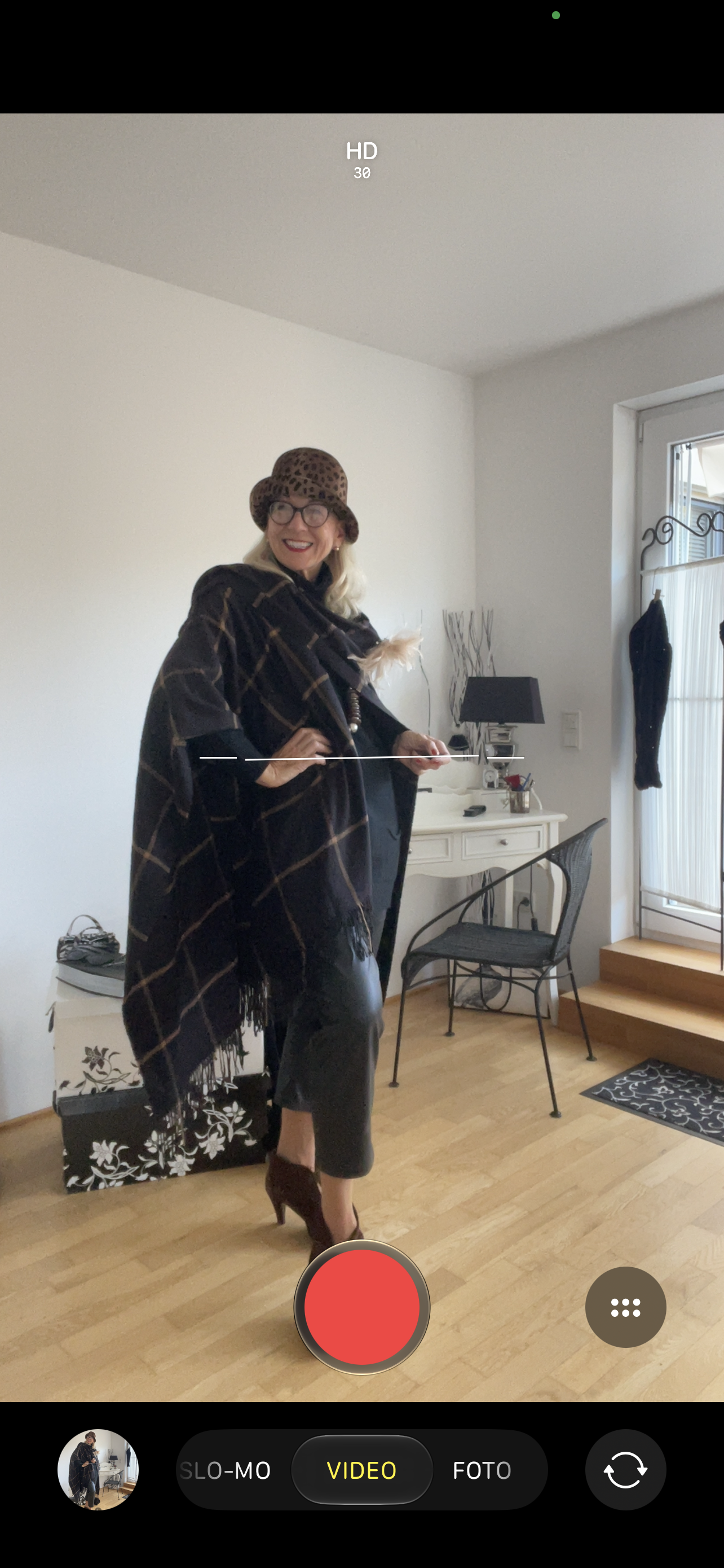 Schal Adria brown/black €89,90; super schicker Poncho… Edles Must-Have 🍁