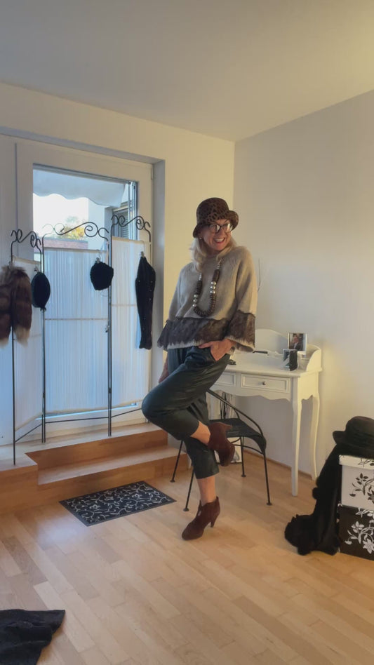 Pullover PICASSO €99,90; .. den muss man ja lieben🍁