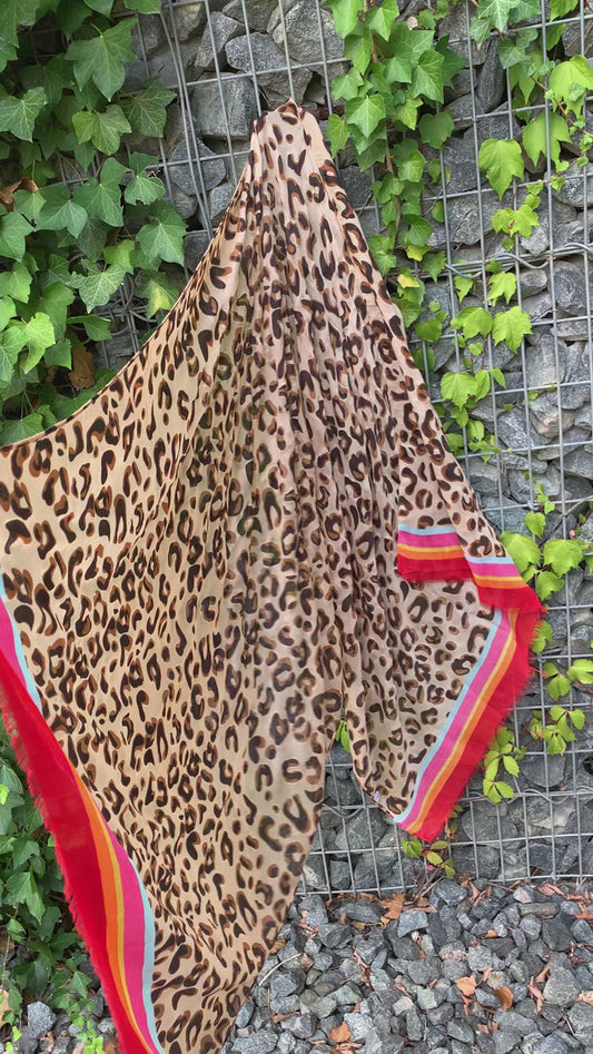 Schal COLOURFUL LEO pink €35,90 im ENDLESS-SUMMER-SALE